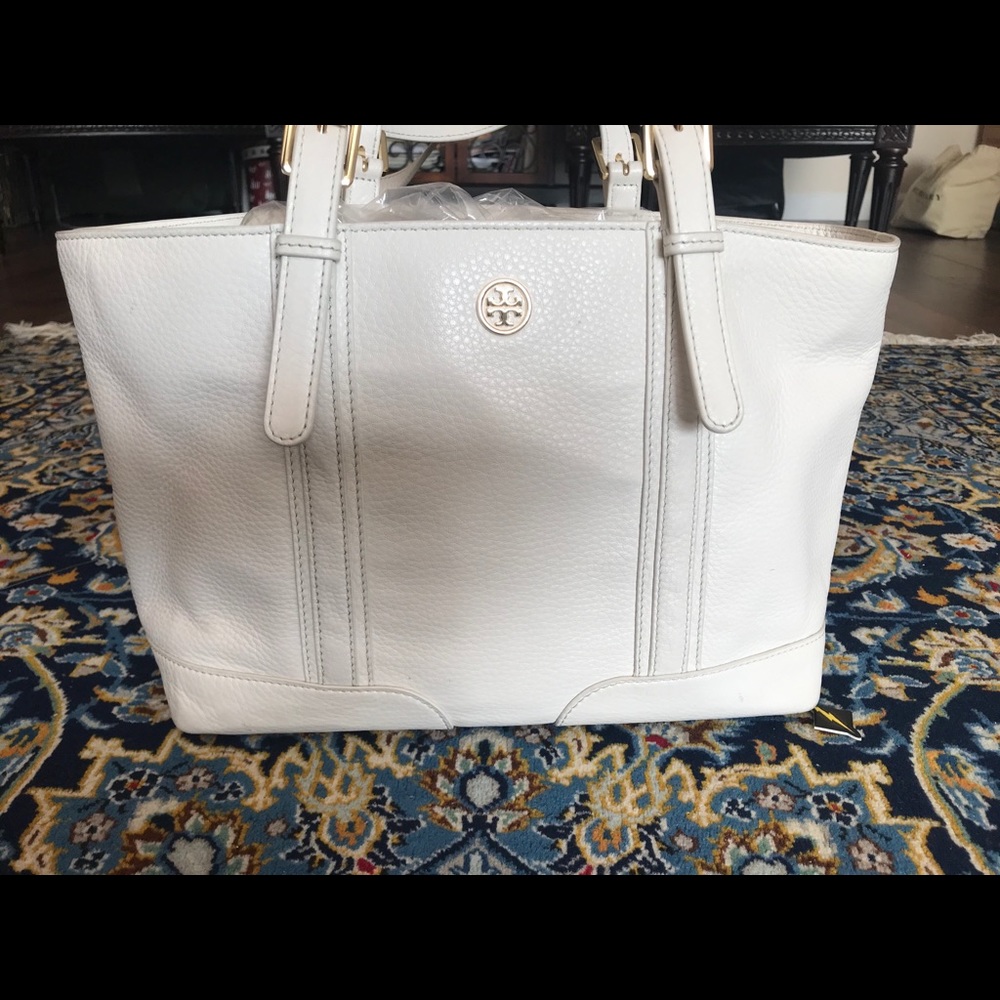 Tory Burch Buckled London Shopper Tote - Picture 2 of 11